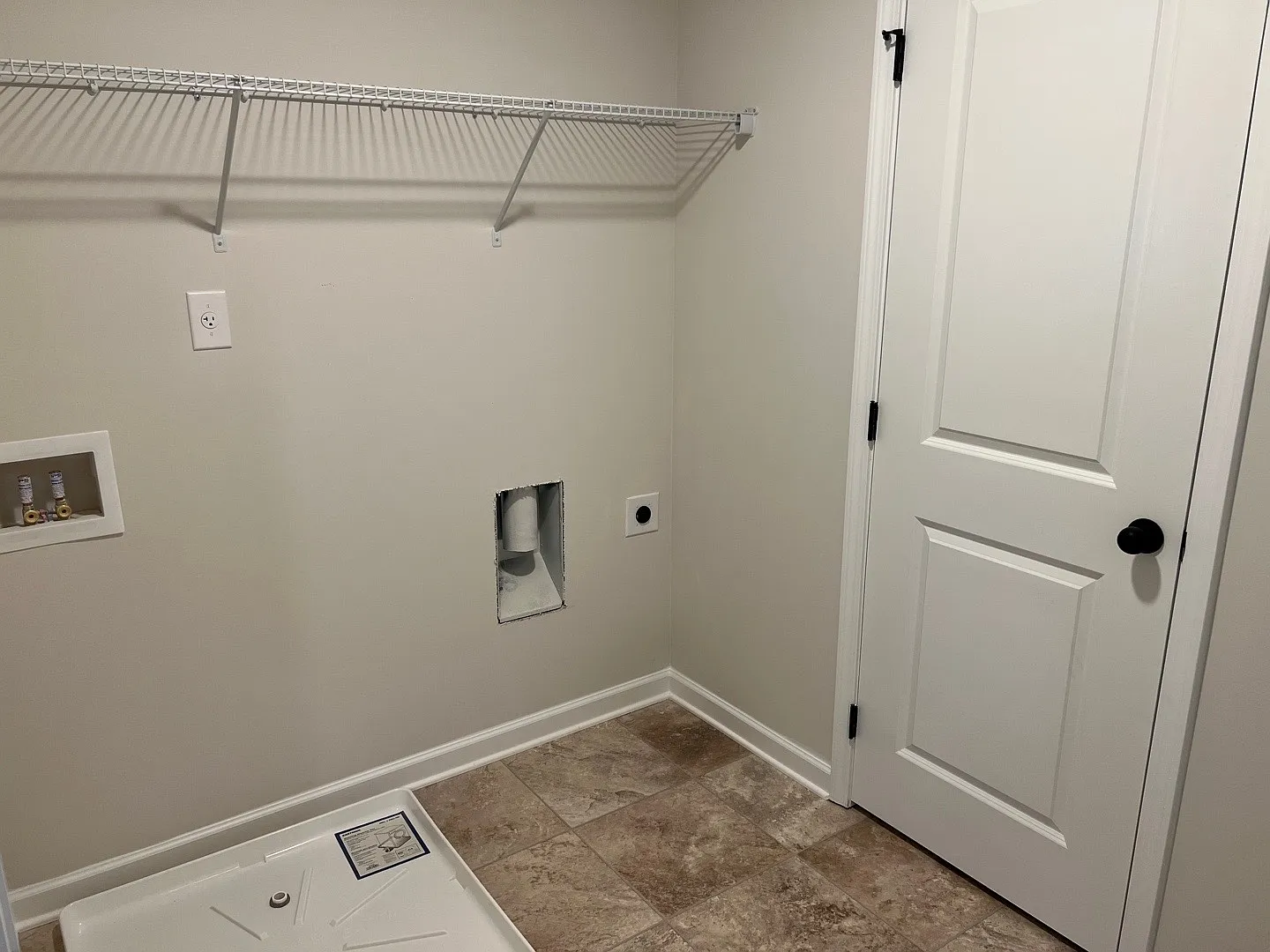 5 bed, 2200 sqft, $2,600 — Photo 4
