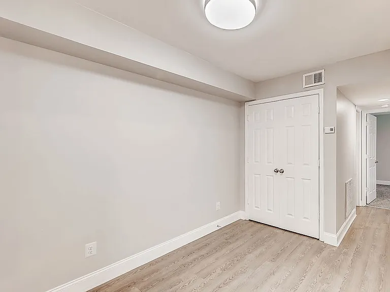 Crystal Heights Apartments — Photo 20