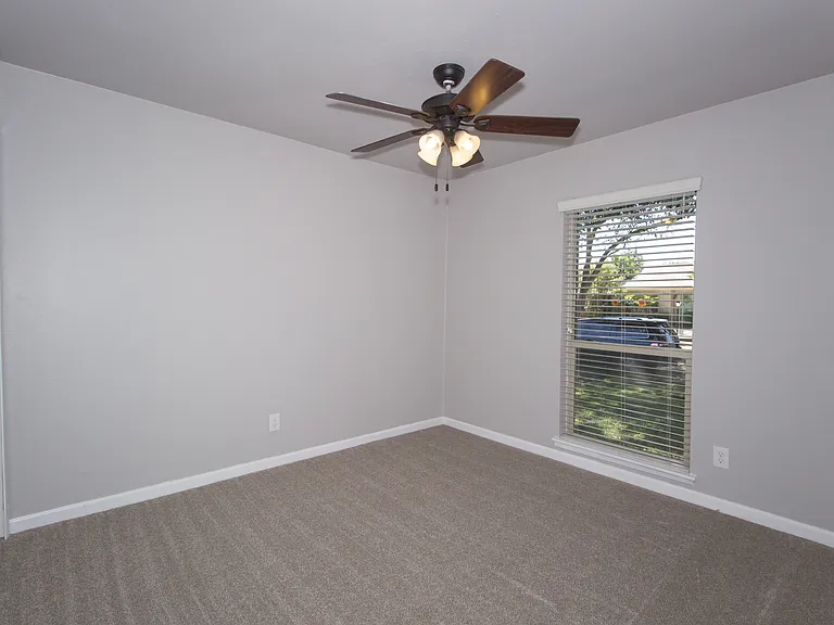 2813 Ripplewood Dr — Photo 23
