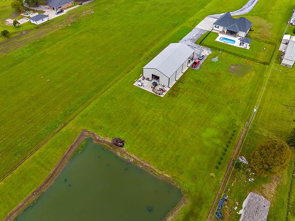5th image of 2811 Bayou Blue Rd