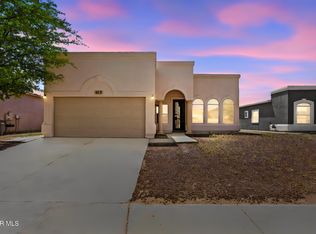 813 Desert Bush Dr, Horizon City, TX 79928