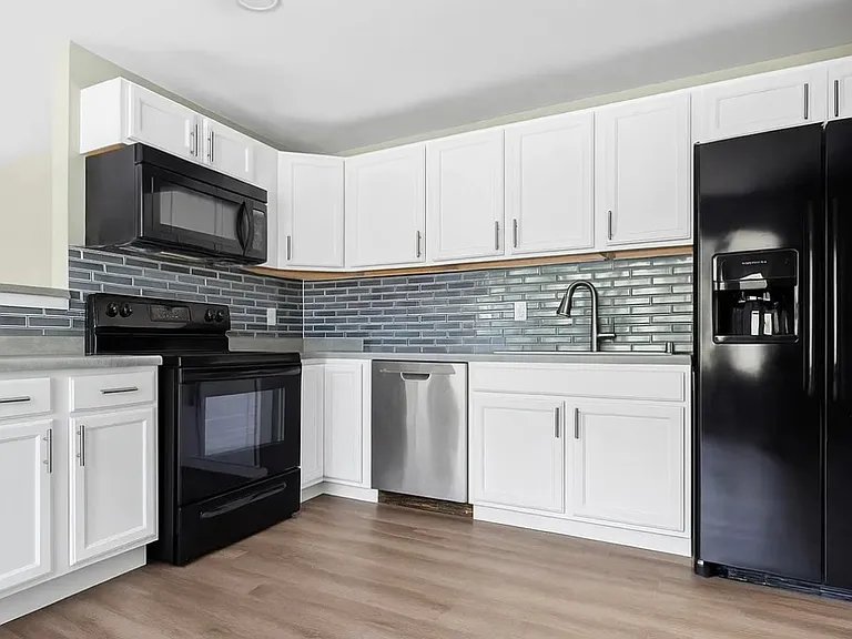3125 N Bancroft St — Photo 1
