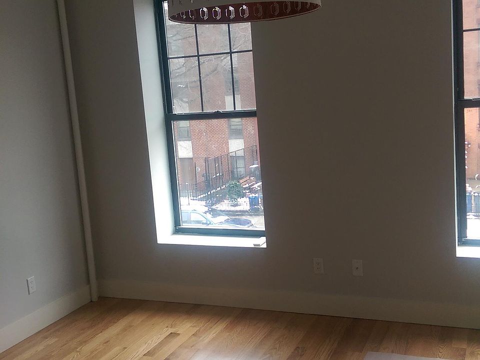 1st image of 255 Lexington Ave APT 2R