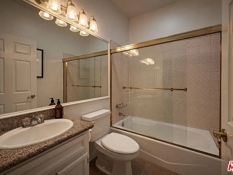 15330 Del Gado Dr — Photo 23