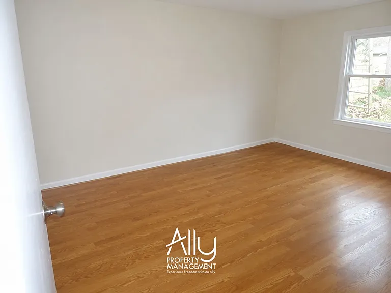210 Raymond Ave #B — Photo 9
