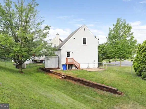 1232 Magnolia Ct, Hagerstown, MD 21742
