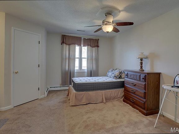 3rd image of 32830 Willow St