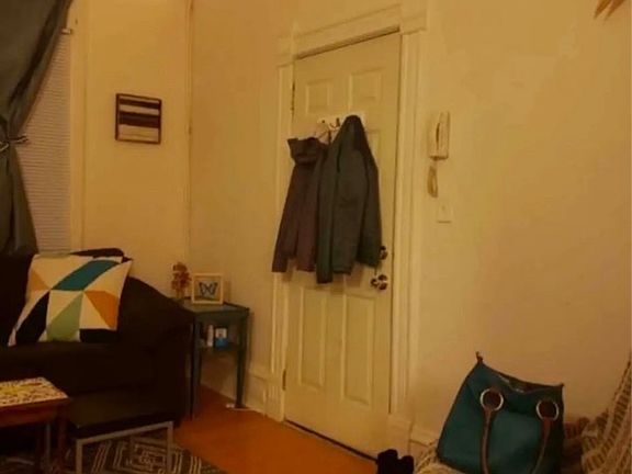 3rd image of 301 W 3rd St