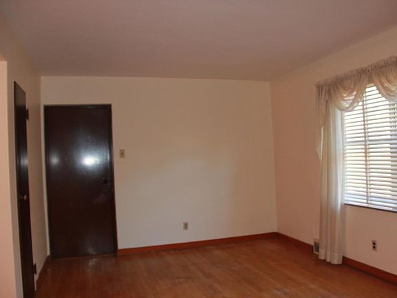 3rd image of 5816 Sunshine Drive # First Floor