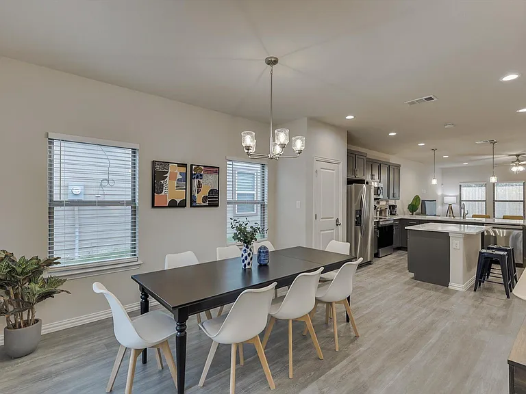 1525 Doyle Ave — Photo 5