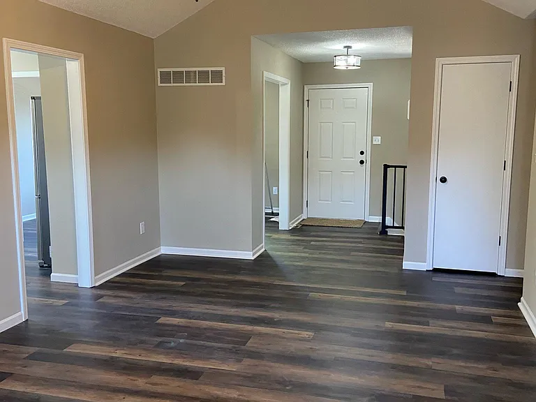 1725 NE Patterson Dr — Photo 9