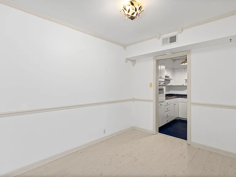 2601 Bellefontaine St #B105 — Photo 10