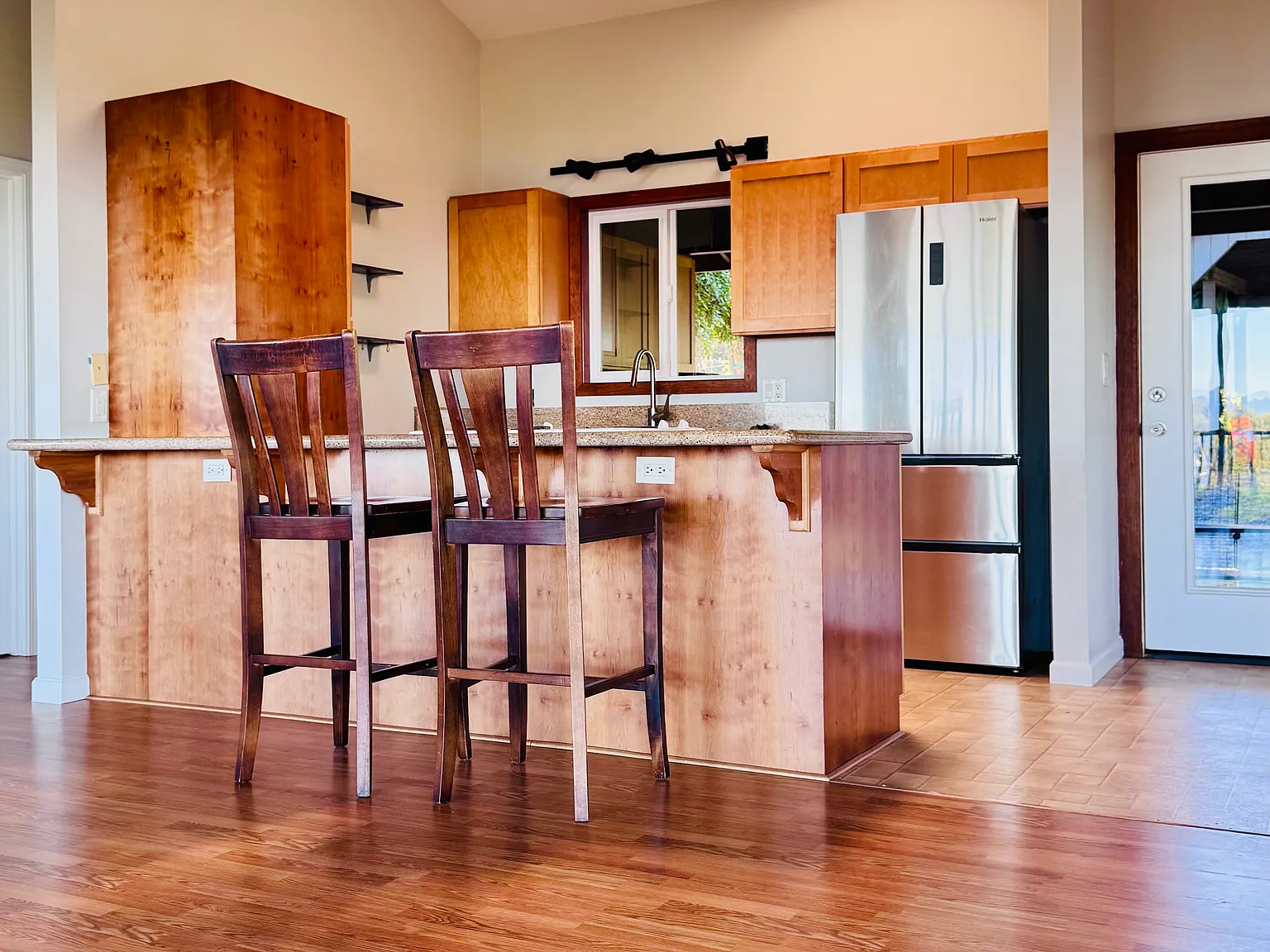 2 bed, 1200 sqft, $3,400 — Photo 3