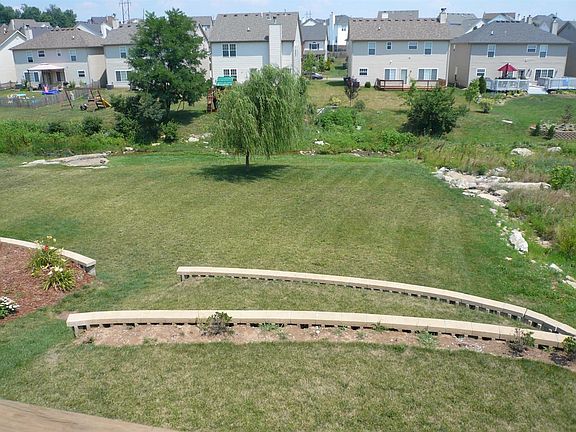 2nd image of 897 Lauderdale Dr