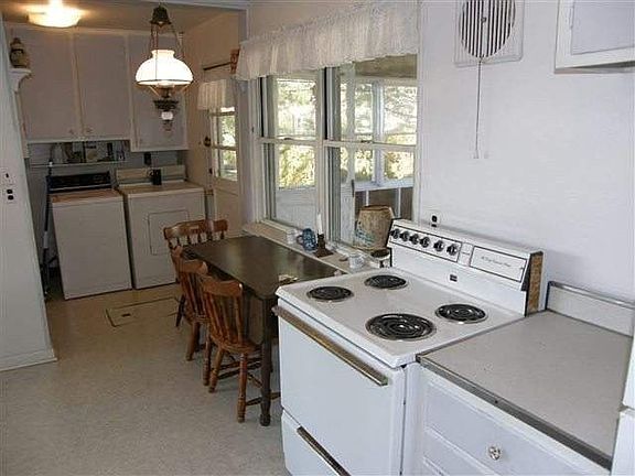 5th image of 213 Bartram Ln