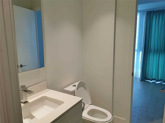 2nd image of 7 Grenville St #1210