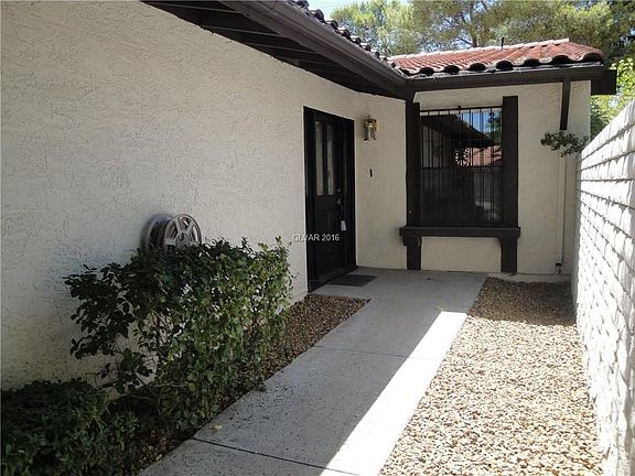 3rd image of 2120 Plaza Del Padre