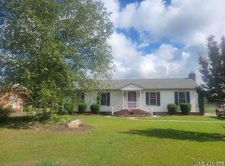 109 Devonshire Cir, Roanoke Rapids, NC 27870