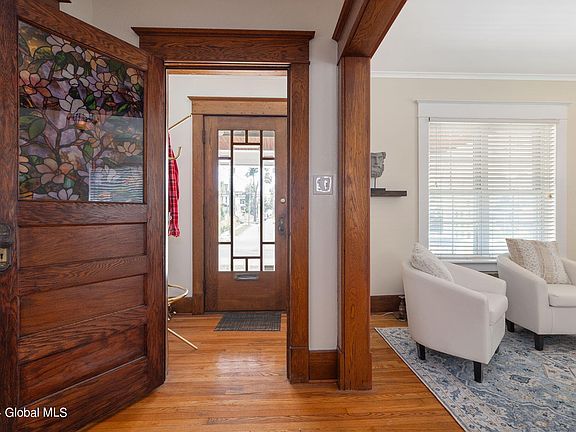 4th image of 1587 Bradley Street