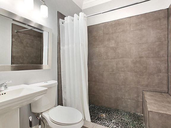 4th image of 8921 Green St