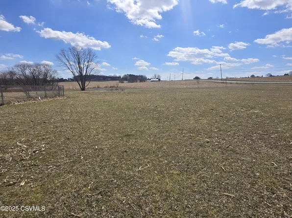 33 Grand Oak Ln, Selinsgrove, PA 17870