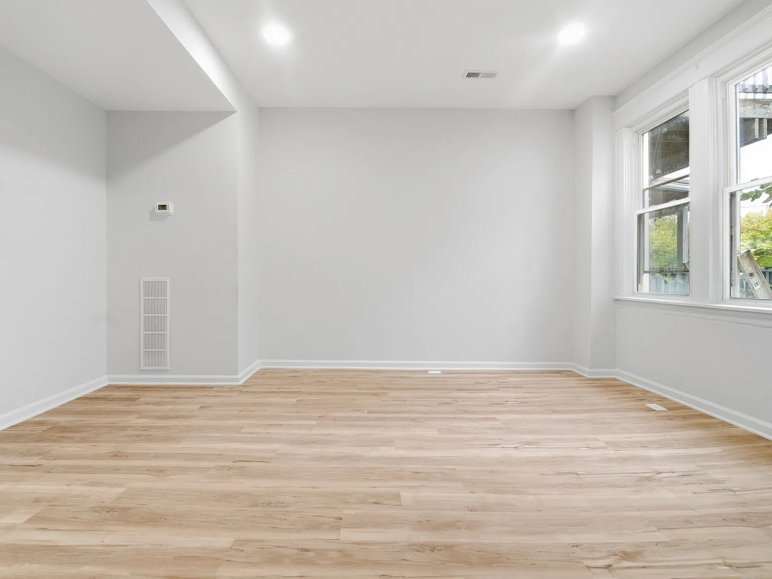 4 bed, $2,495 — Photo 3