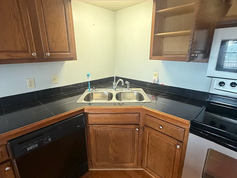 1296 Hill St — Photo 13