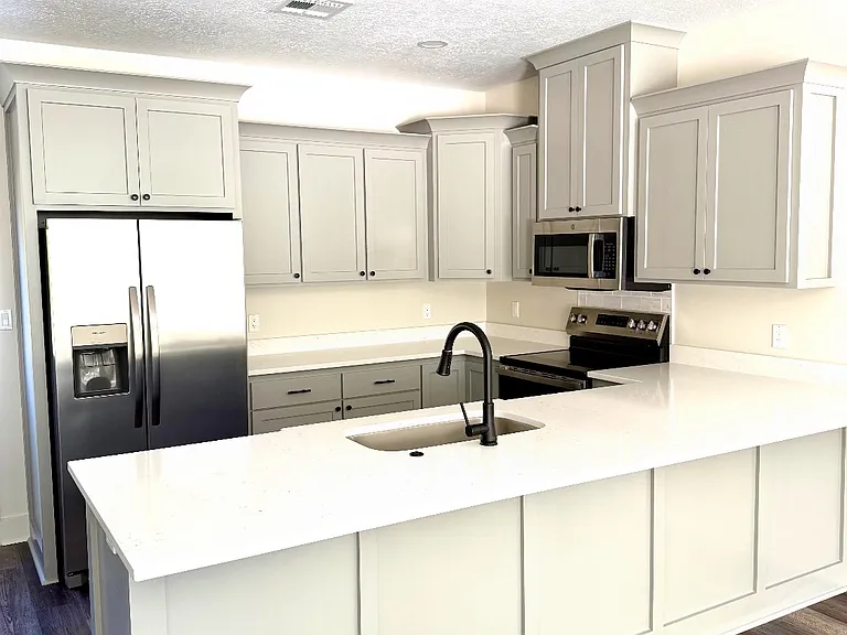 221 W Sallier St #2 — Photo 2