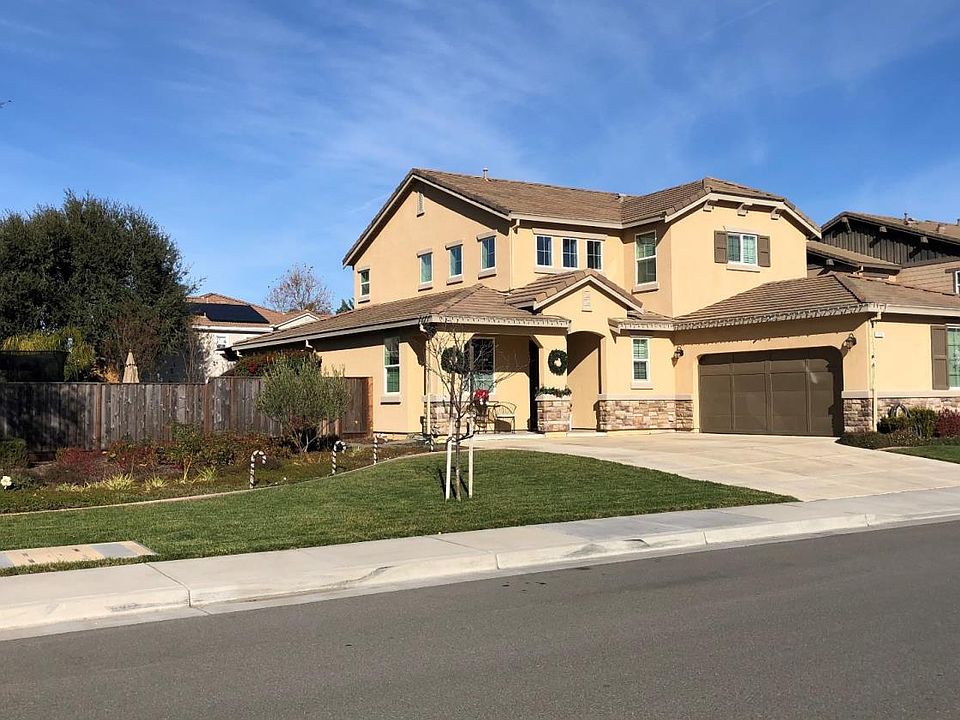 2nd image of 111 Garlic Ave