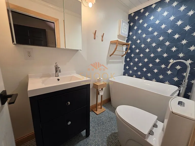 914 Vine St — Photo 15
