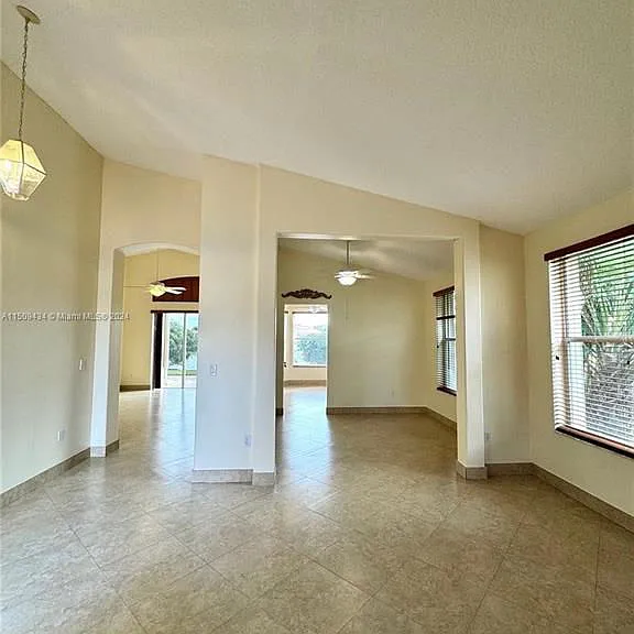 2591 SW 190th Ave — Photo 8