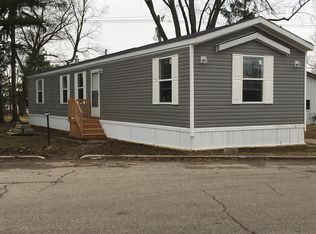 407 Eastmoor Dr, Bluffton, IN 46714