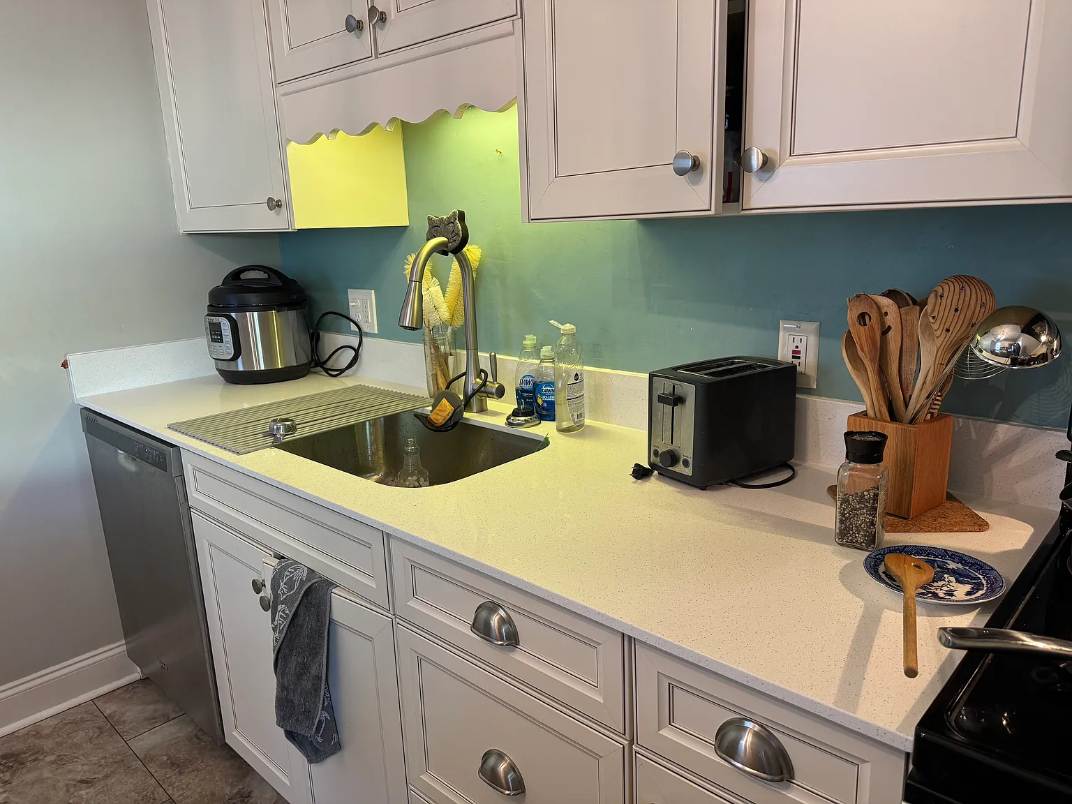 2 bed, 672 sqft, $2,300 — Photo 4