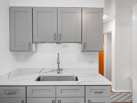 4th image of 4925 Carol St #D