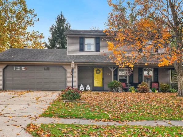 13731 Maple Dr, Grabill, IN 46741