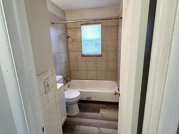5th image of 1394 Seward Ave #1