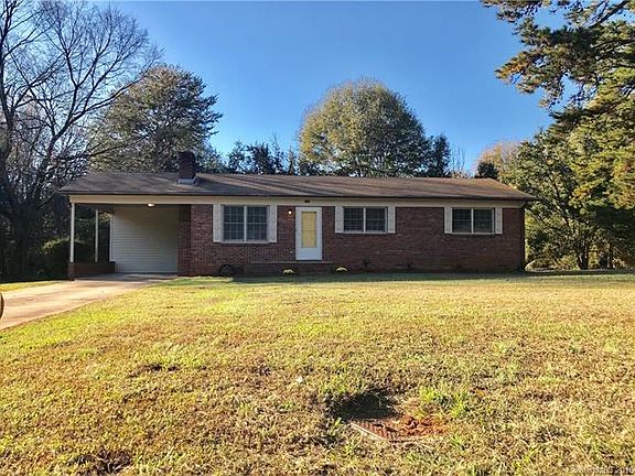 2nd image of 131 Circle Dr