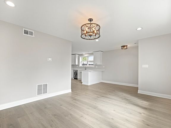 4th image of 1534 N 39th Ave