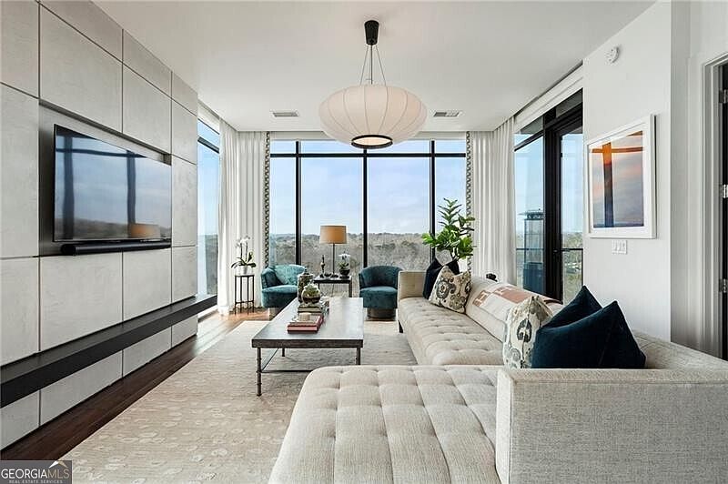 1st image of 2520 Peachtree Rd #1203