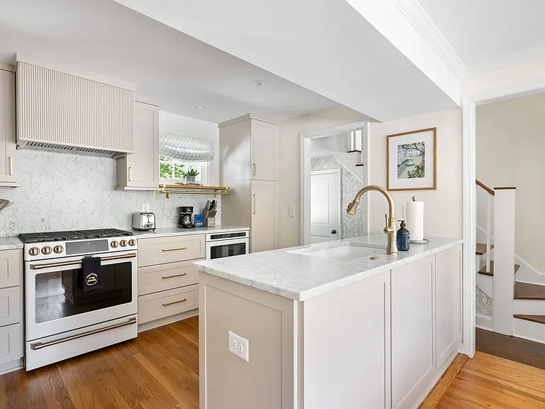 6 Smith Pl — Photo 3