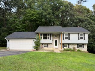 11610 Shoshone Trl, Lusby, MD 20657