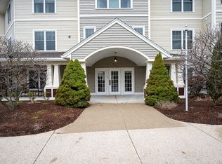 7 Crescent Way UNIT 209, Sturbridge, MA 01518