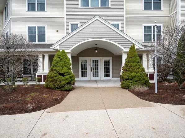 7 Crescent Way Unit 209, Sturbridge, MA 01518