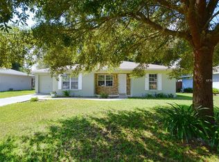 555 Park Glen Dr, Tavares, FL 32778