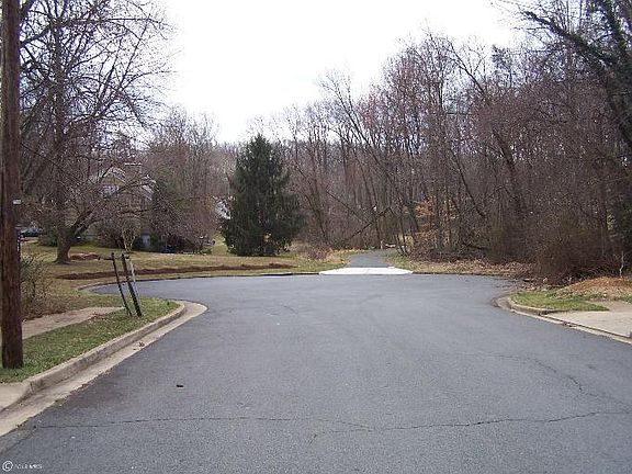 3rd image of 3121 Savoy Dr