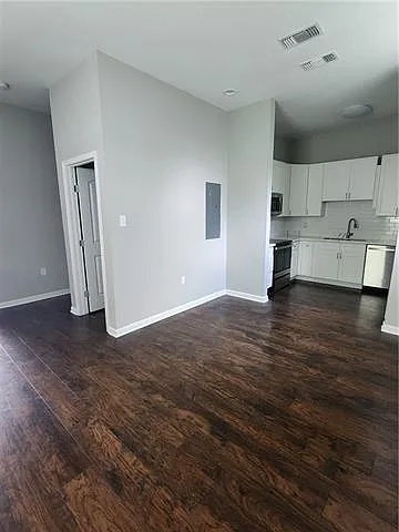 3 bed, 2.5 bath, 1102 sqft, $1,785 — Photo 2