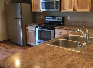 907 W Cherry Ave APT B, Selah, WA 98942