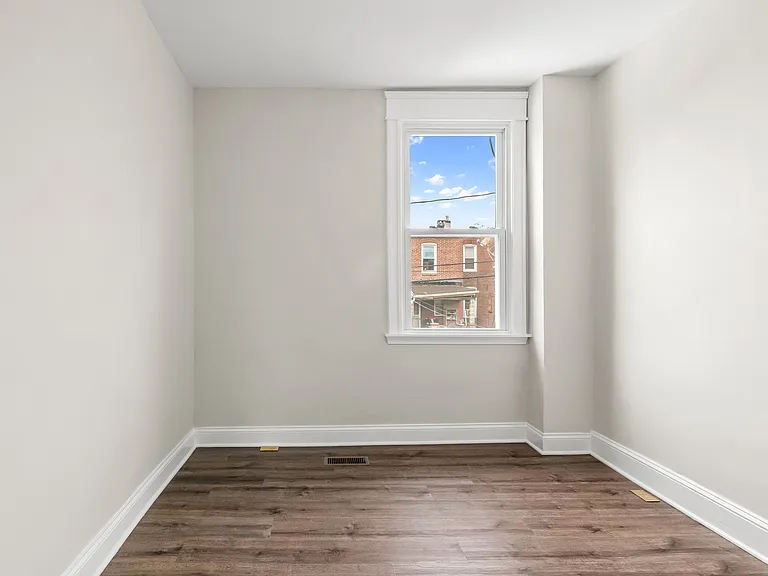 2532 Aisquith St — Photo 8
