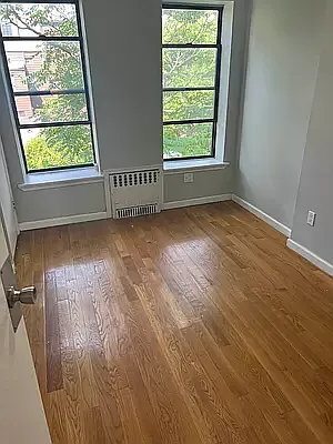 42 Carlton Avenue — Photo 4