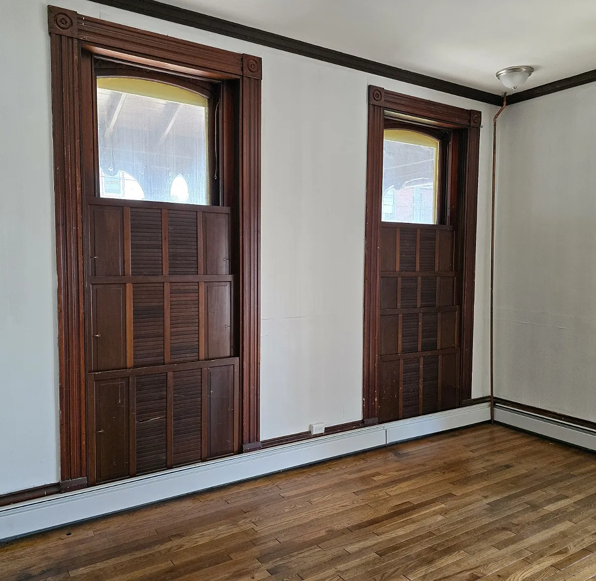 4 bed, 1.5 bath, 2000 sqft, $1,700 — Photo 2